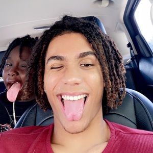 Meet your Posher, Travis